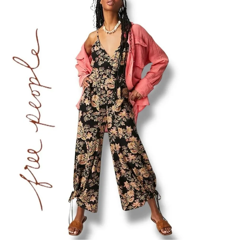 FREE PEOPLE Women’s Stand Out Floral Print One-Piece/Jumpsuit in the Size Large
